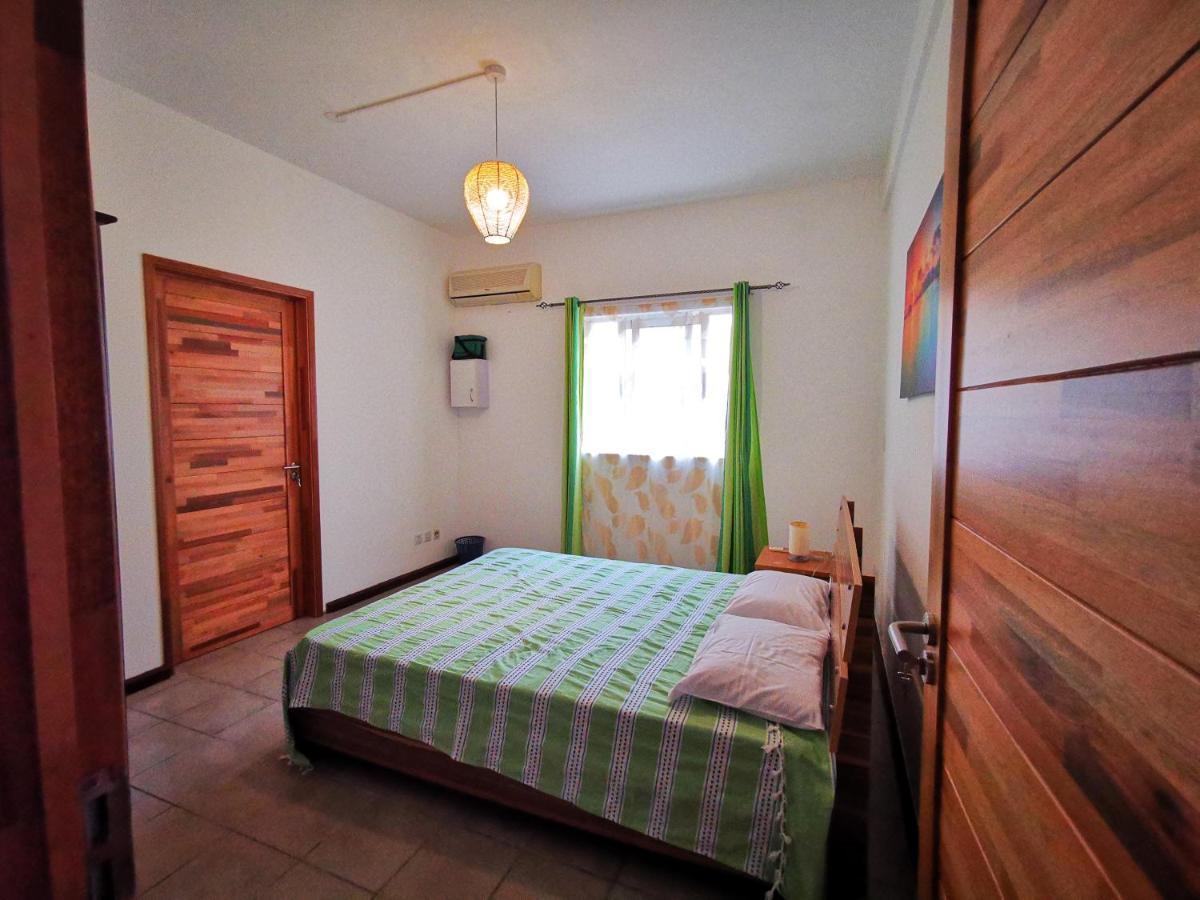 Flic-en-Flacq Oceanside Licenced Tourist Residence מראה חיצוני תמונה