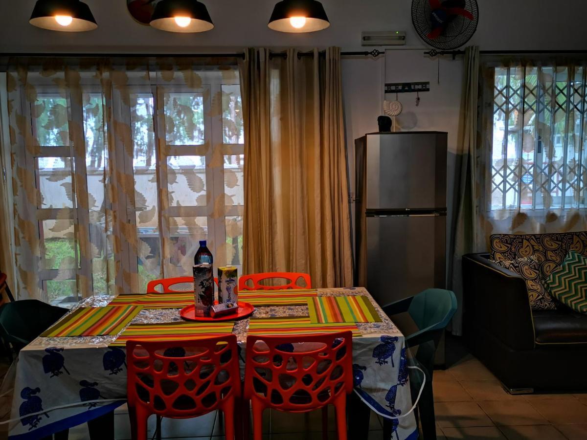 Flic-en-Flacq Oceanside Licenced Tourist Residence מראה חיצוני תמונה