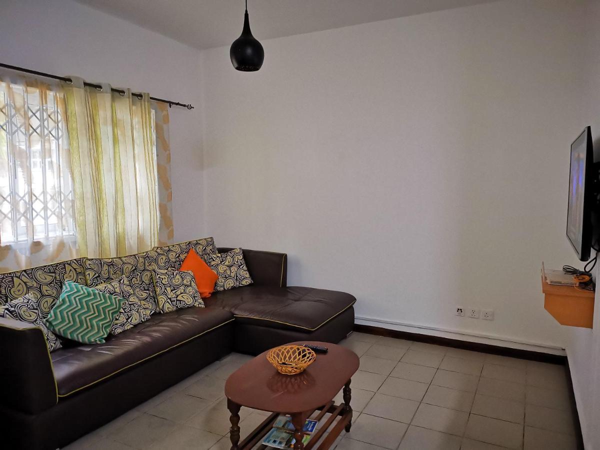 Flic-en-Flacq Oceanside Licenced Tourist Residence מראה חיצוני תמונה