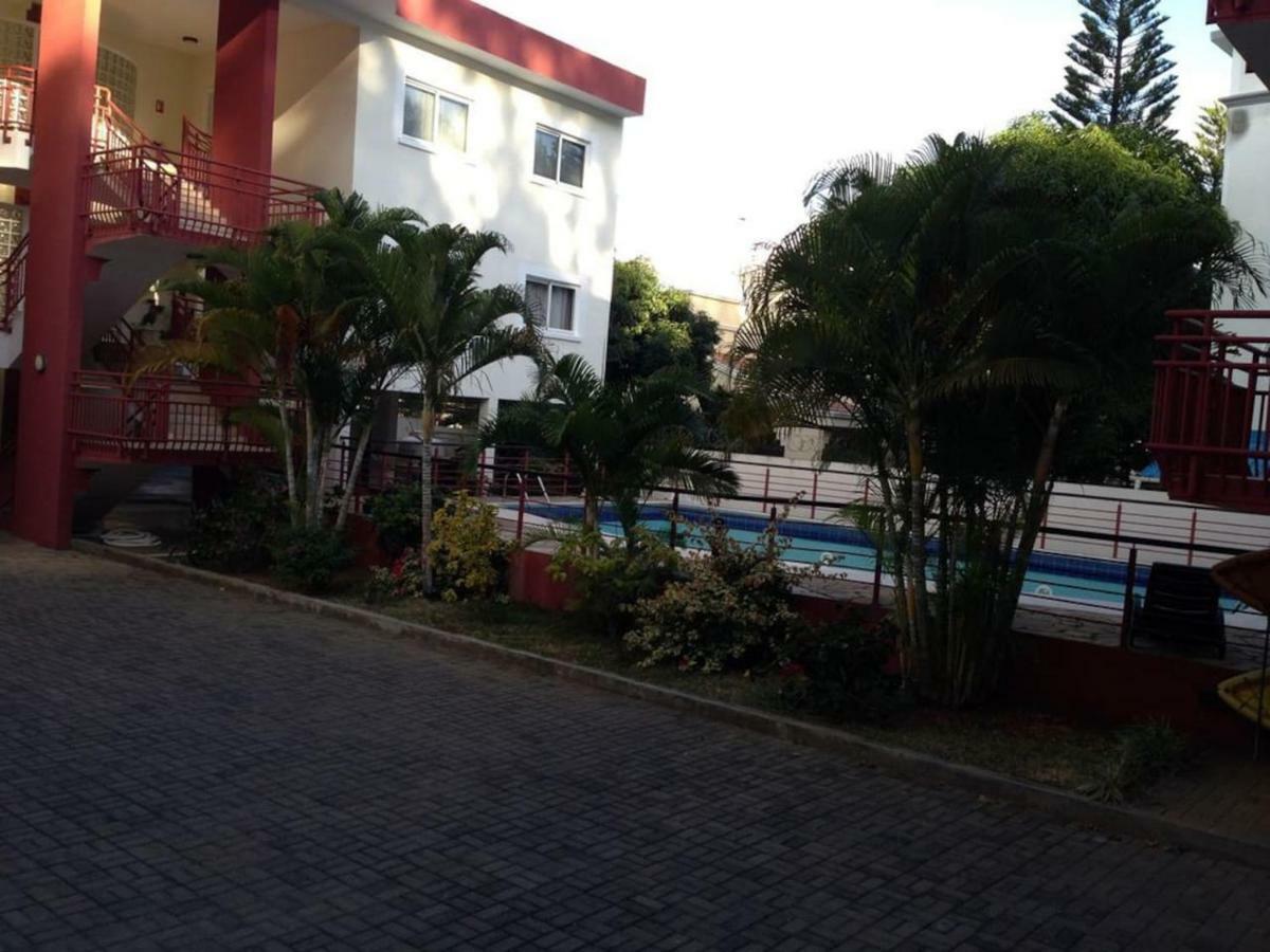 Flic-en-Flacq Oceanside Licenced Tourist Residence מראה חיצוני תמונה